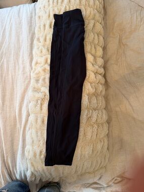 Vuori Navy Workout Tights with Logo Tag